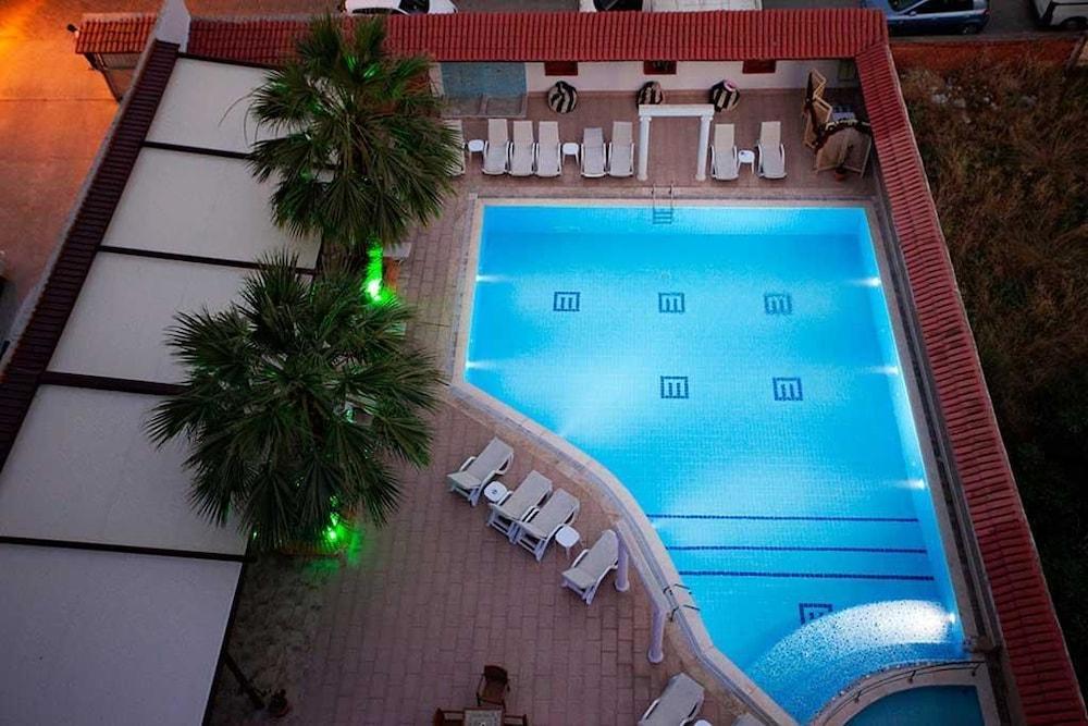 Duqqan Deluxe Hotel Kuşadası Ngoại thất bức ảnh